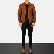 Men's Tomchi Hellbraun Suede Lederjacke für Herren - Seitenansicht mit ergonomischem Ärmelschnitt