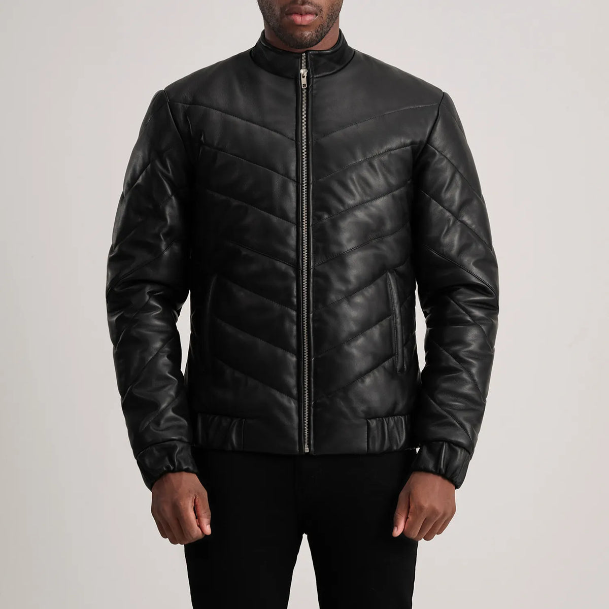 Detailansicht of Classic Collar &amp; Zipper Hardware on Travis Black Leather Puffer Jacket