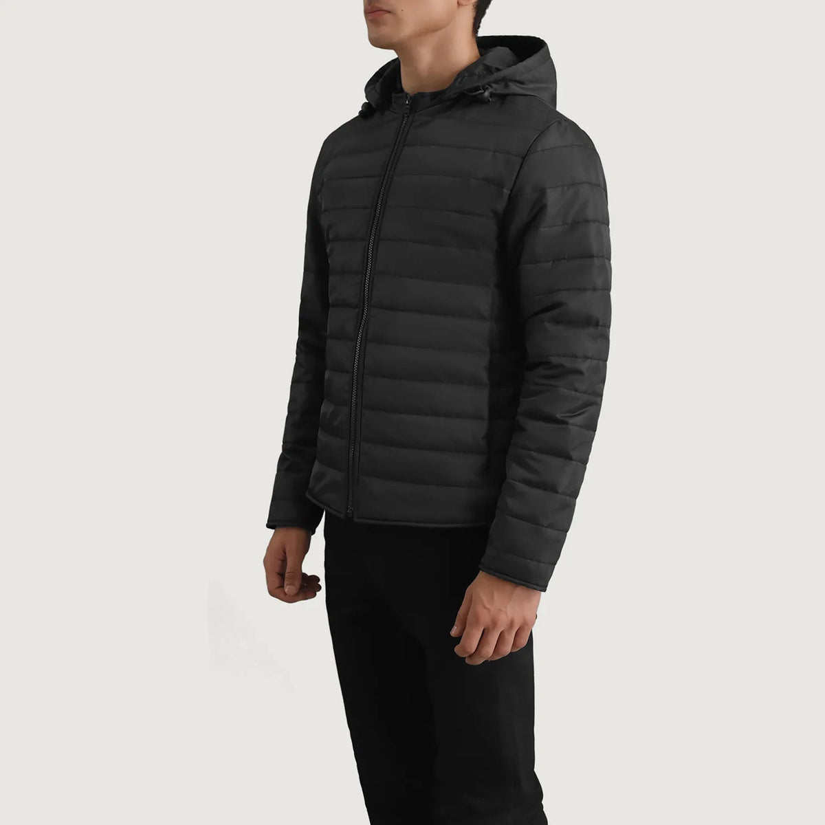 
Tyler Schwarz Hooded Puffer Lederjacke für Herren - Rückansicht mit passgenauen Schultern & sauberem Saum