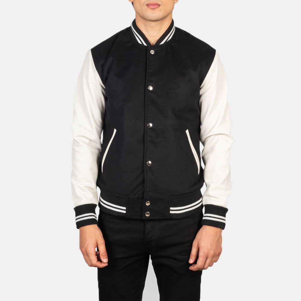 
Detailansicht of Varsity & Snap Buttons Hardware on Vaxton Schwarz & Weiß Hybrid Varsity Lederjacke für Herren