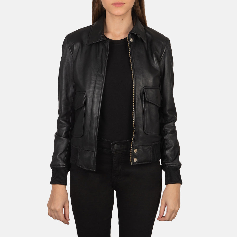 Women's Westa A-2 Black Leather Bomber Jacket in Black Sheepskin Leather - Vorderansicht &amp; maßgeschneiderte Silhouette | Online Kaufen