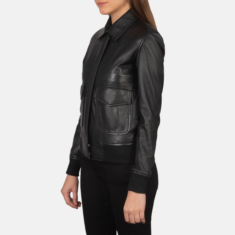 Black Sheepskin Leather Bomber Jacket - Rückansicht mit passgenauen Schultern &amp; sauberem Saum