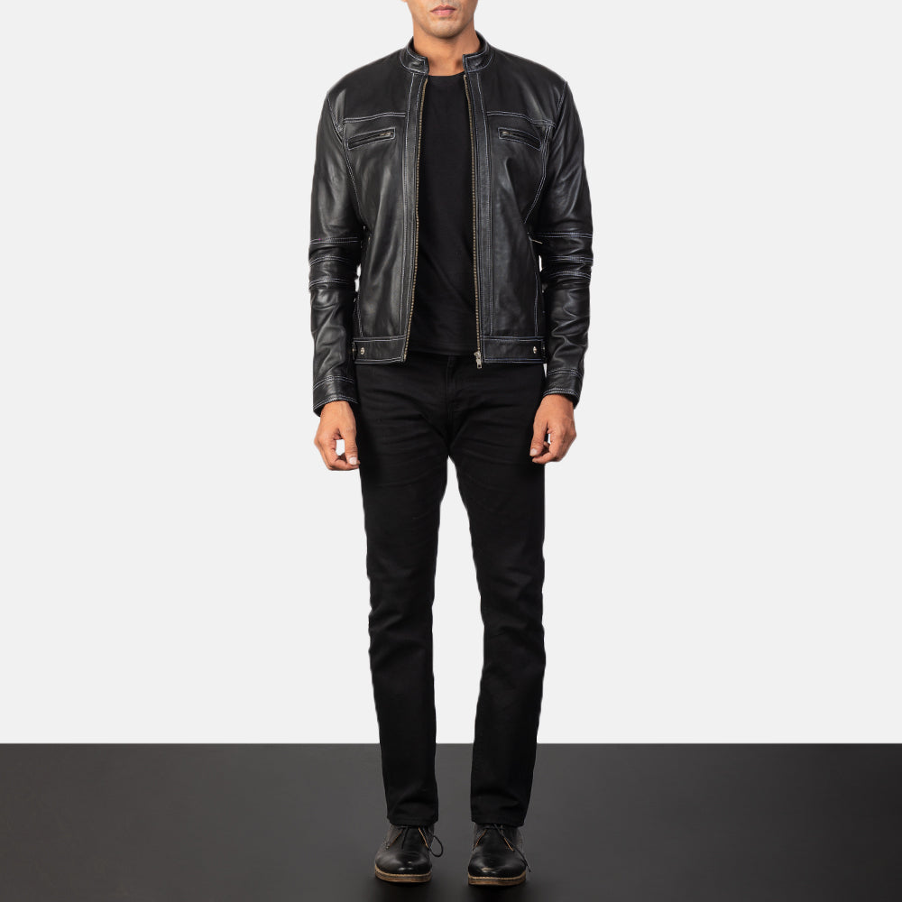 Youngster Distressed Black Leather Jacket - Seitenansicht mit ergonomischem Ärmelschnitt