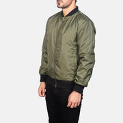 Green Nylon Bomber Jacket - Rückansicht mit passgenauen Schultern &amp; sauberem Saum