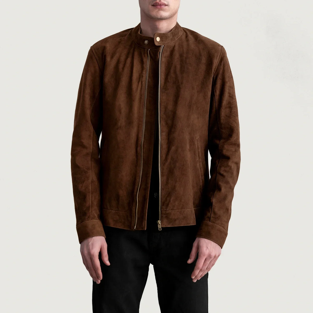 Zen Braun Suede Leder-Bikerjacke für Herren in Brown Goatskin Suede - Vorderansicht &amp; maßgeschneiderte Silhouette | Online Kaufen