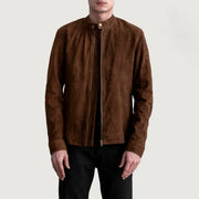 Zen Braun Suede Leder-Bikerjacke für Herren in Brown Goatskin Suede - Vorderansicht &amp; maßgeschneiderte Silhouette | Online Kaufen