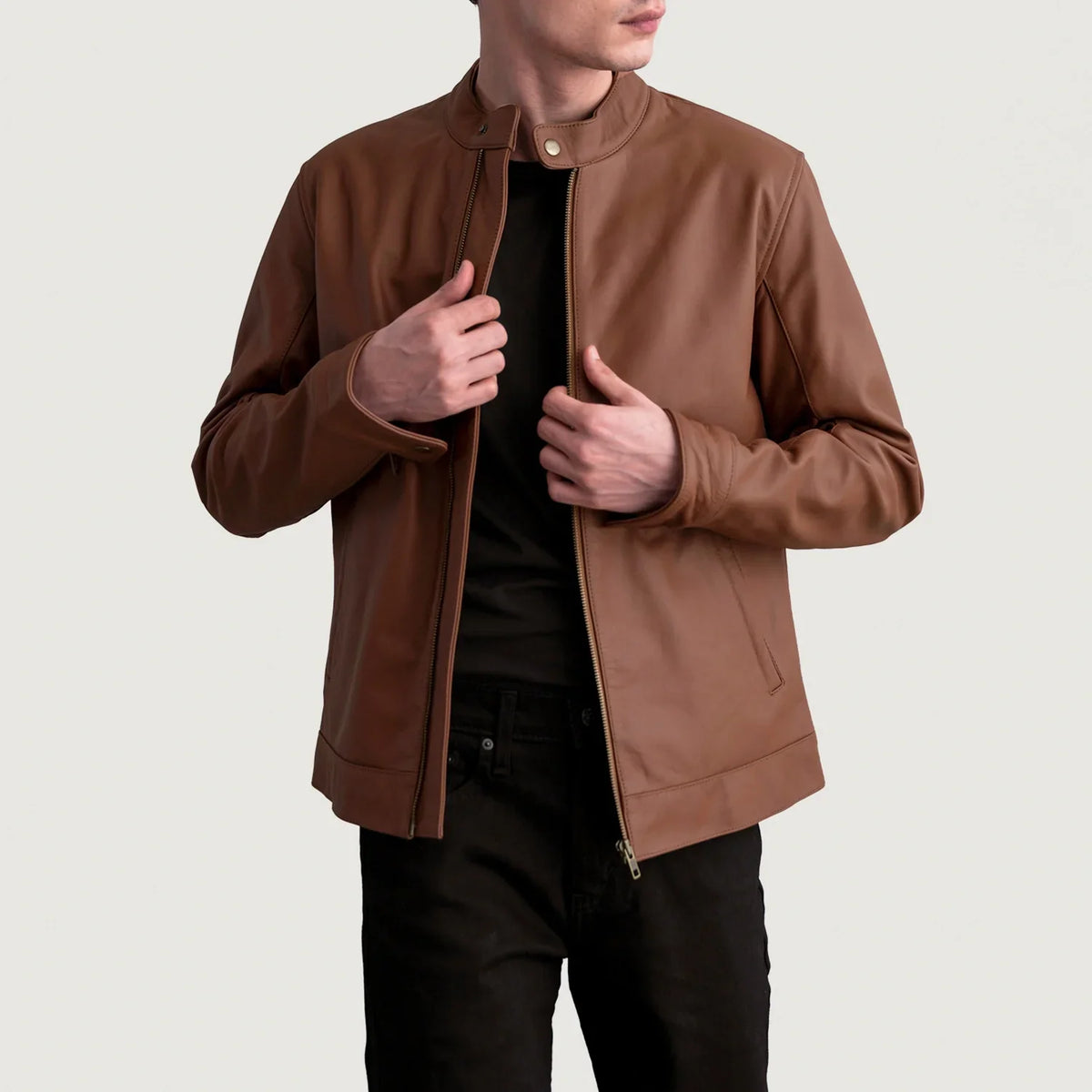 
Zen Matte Braun Leder-Bikerjacke für Herren in Matte Brown Cowhide Leather - Vorderansicht & maßgeschneiderte Silhouette | Online Kaufen