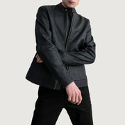 Zen Tumbled Schwarz Leder-Bikerjacke für Herren - Seitenansicht mit ergonomischem Ärmelschnitt